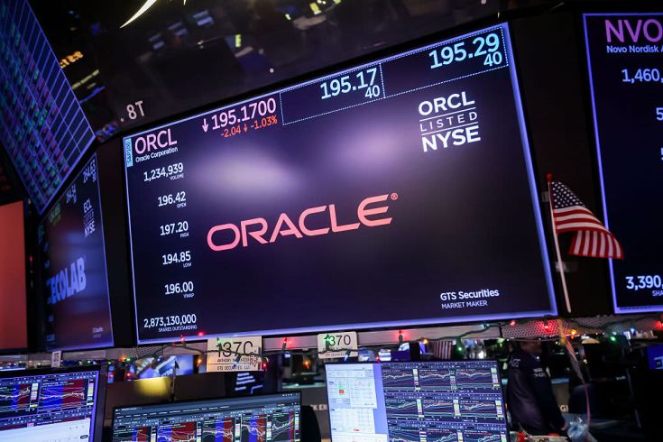 ارتفاع أسهم أوراكل بعد إعلان الشركة عن خطط لجمع 50 مليار دولار. إليكم ما يحدث